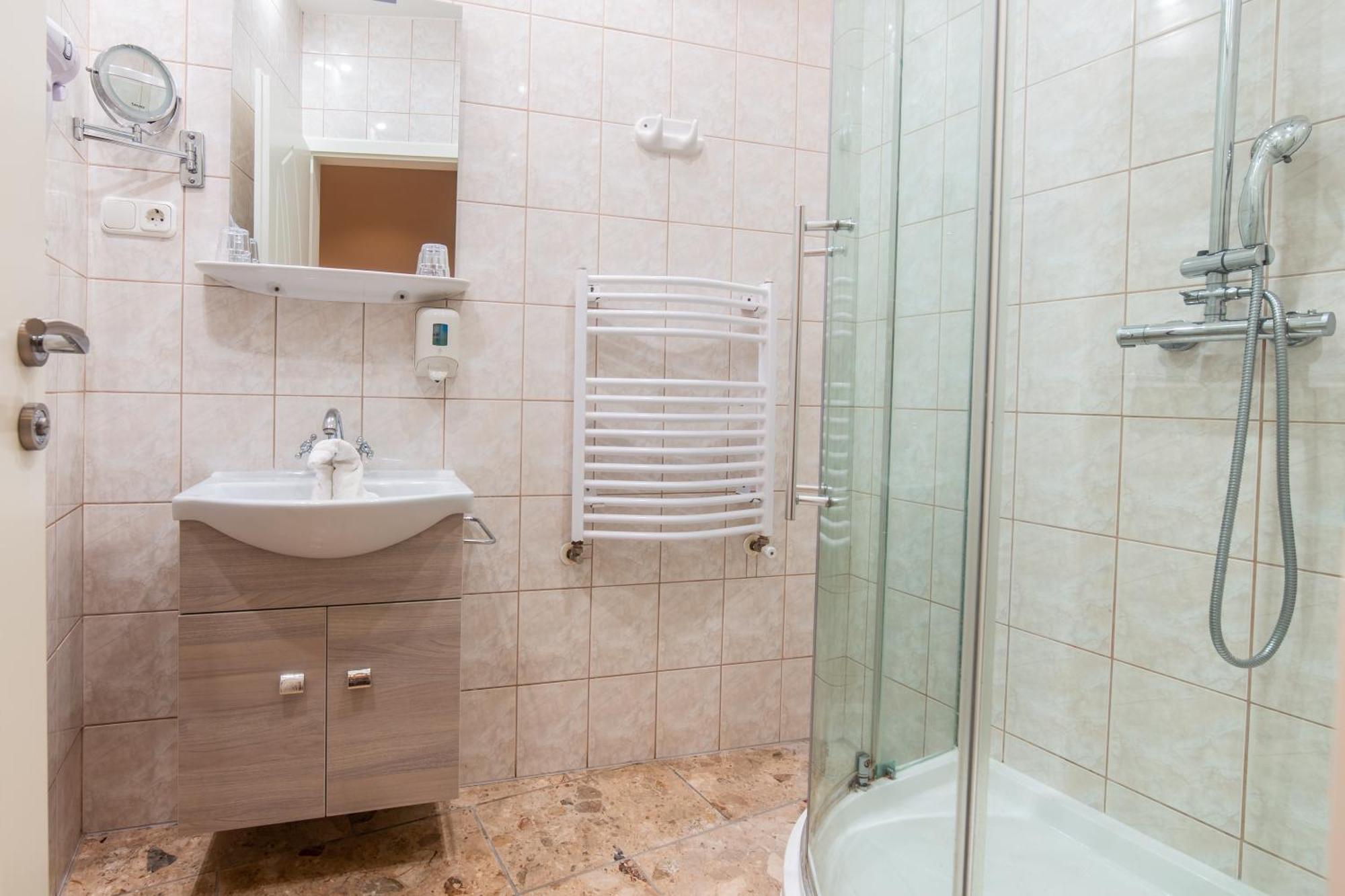 Márvány Panzió Hajduszoboszlo Exterior foto