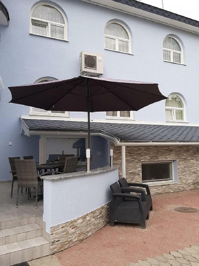 Márvány Panzió Hajduszoboszlo Exterior foto