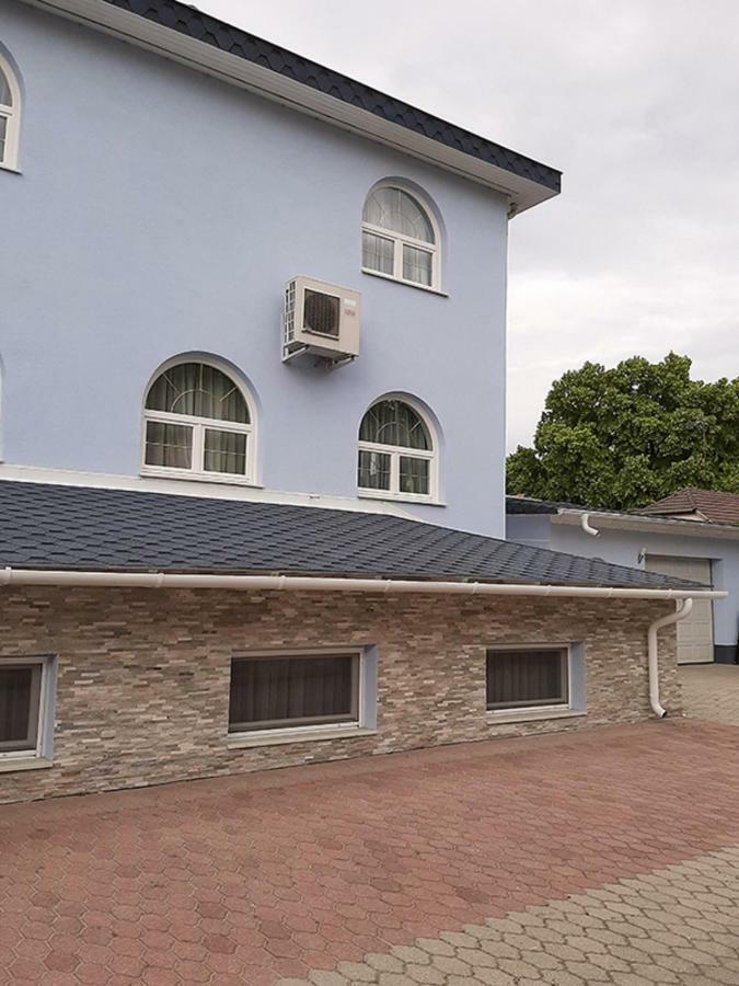 Márvány Panzió Hajduszoboszlo Exterior foto
